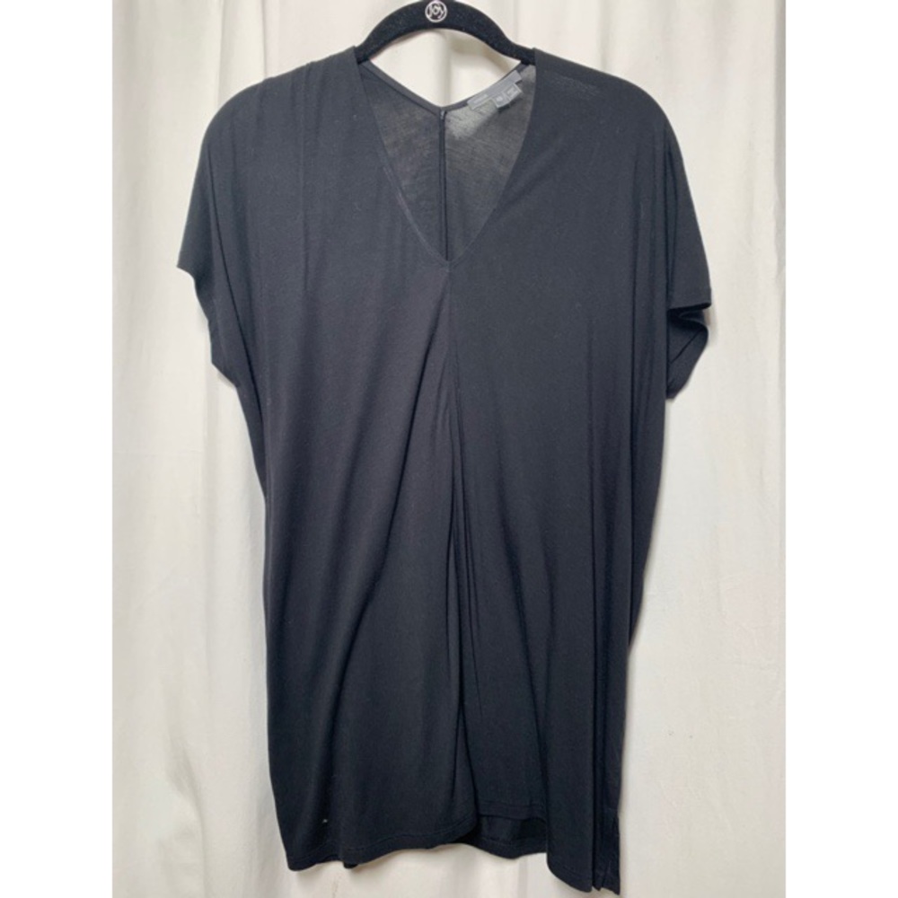 Vince XS v-neck black top